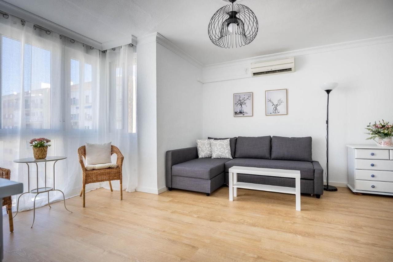Apartamento Isbilya Sevilla Bagian luar foto