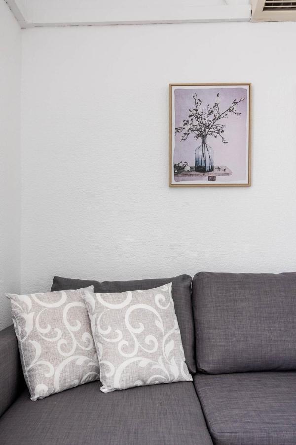 Apartamento Isbilya Sevilla Bagian luar foto
