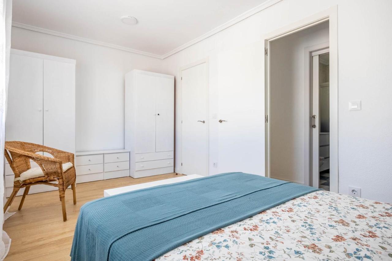 Apartamento Isbilya Sevilla Bagian luar foto